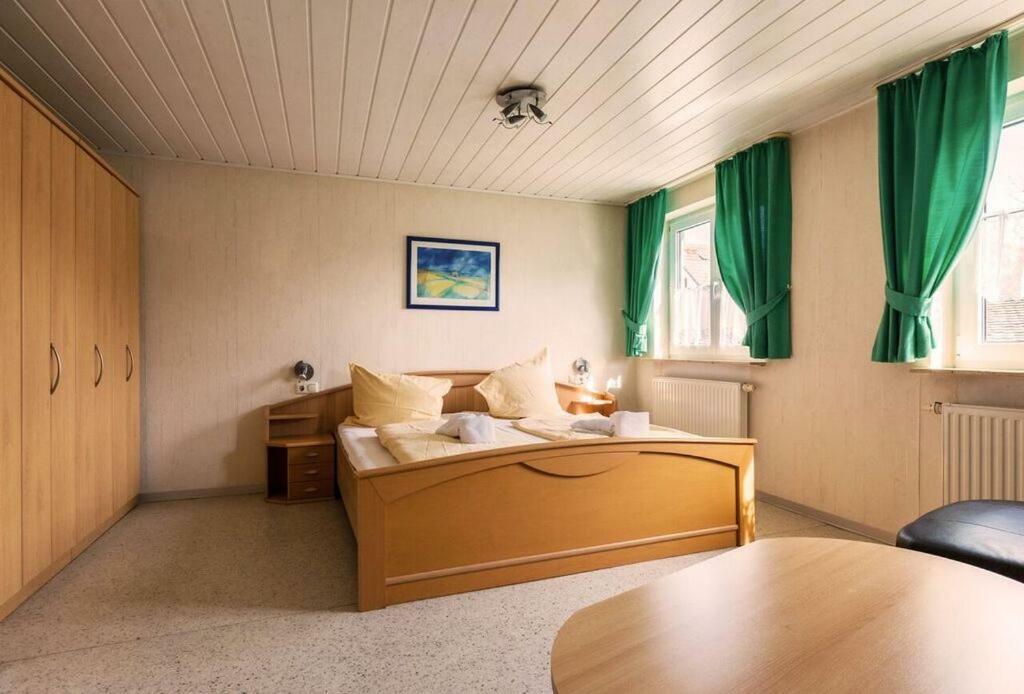 Pension Goldene Mitte Groß-Zimmern Esterno foto